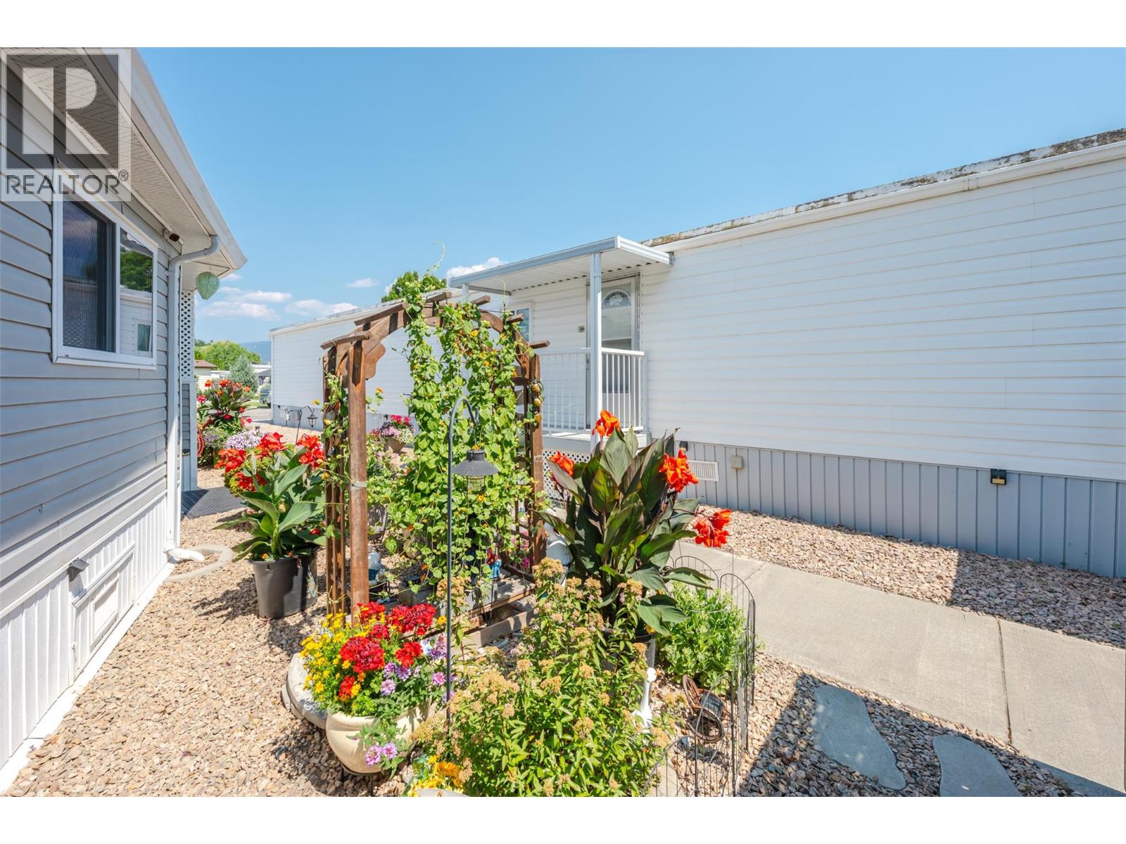 #61 999 Burnaby Avenue - 5
