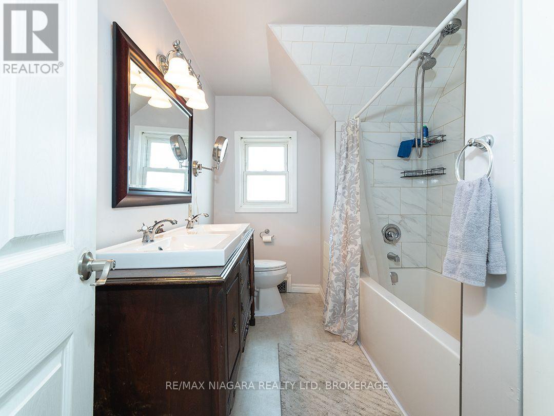 357 MAIN STREET W - 22