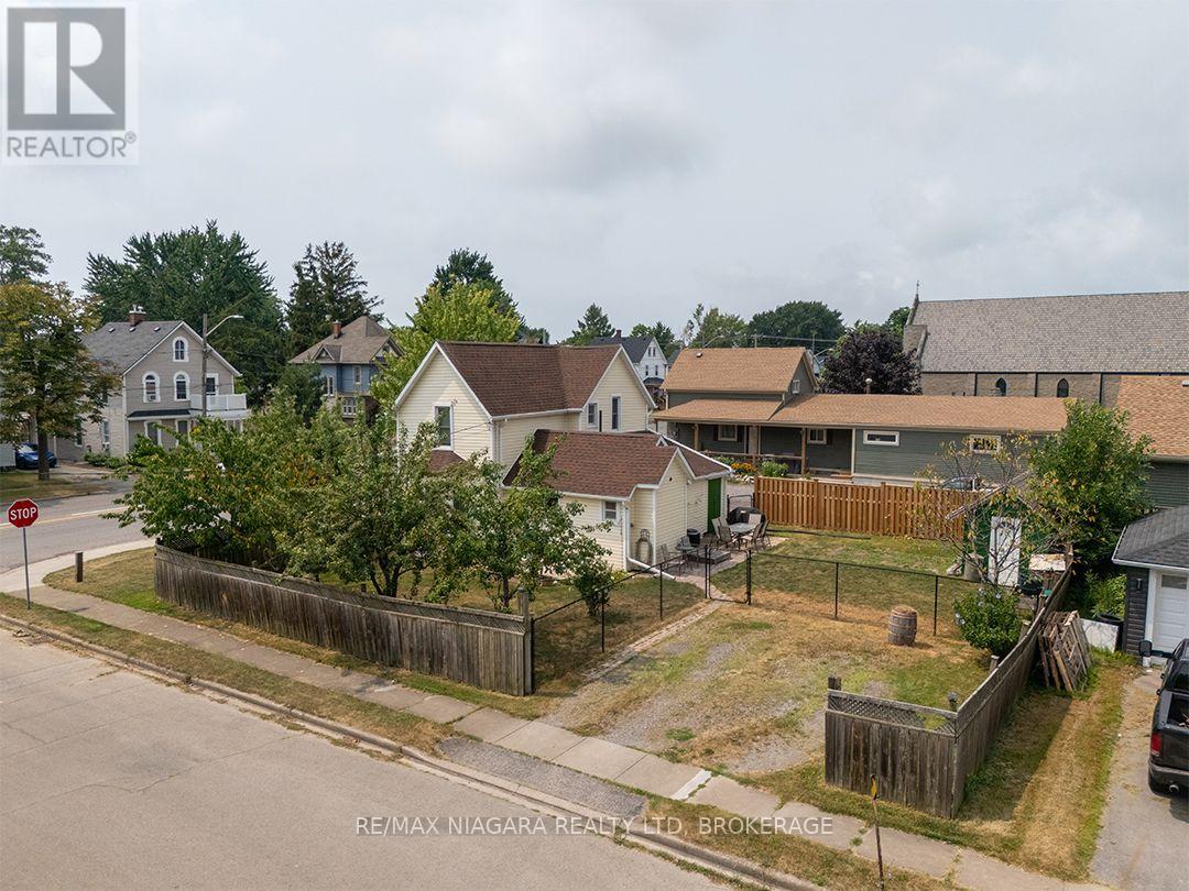 357 MAIN STREET W - 32