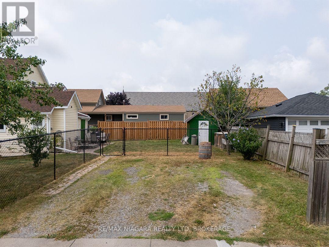 357 MAIN STREET W - 33
