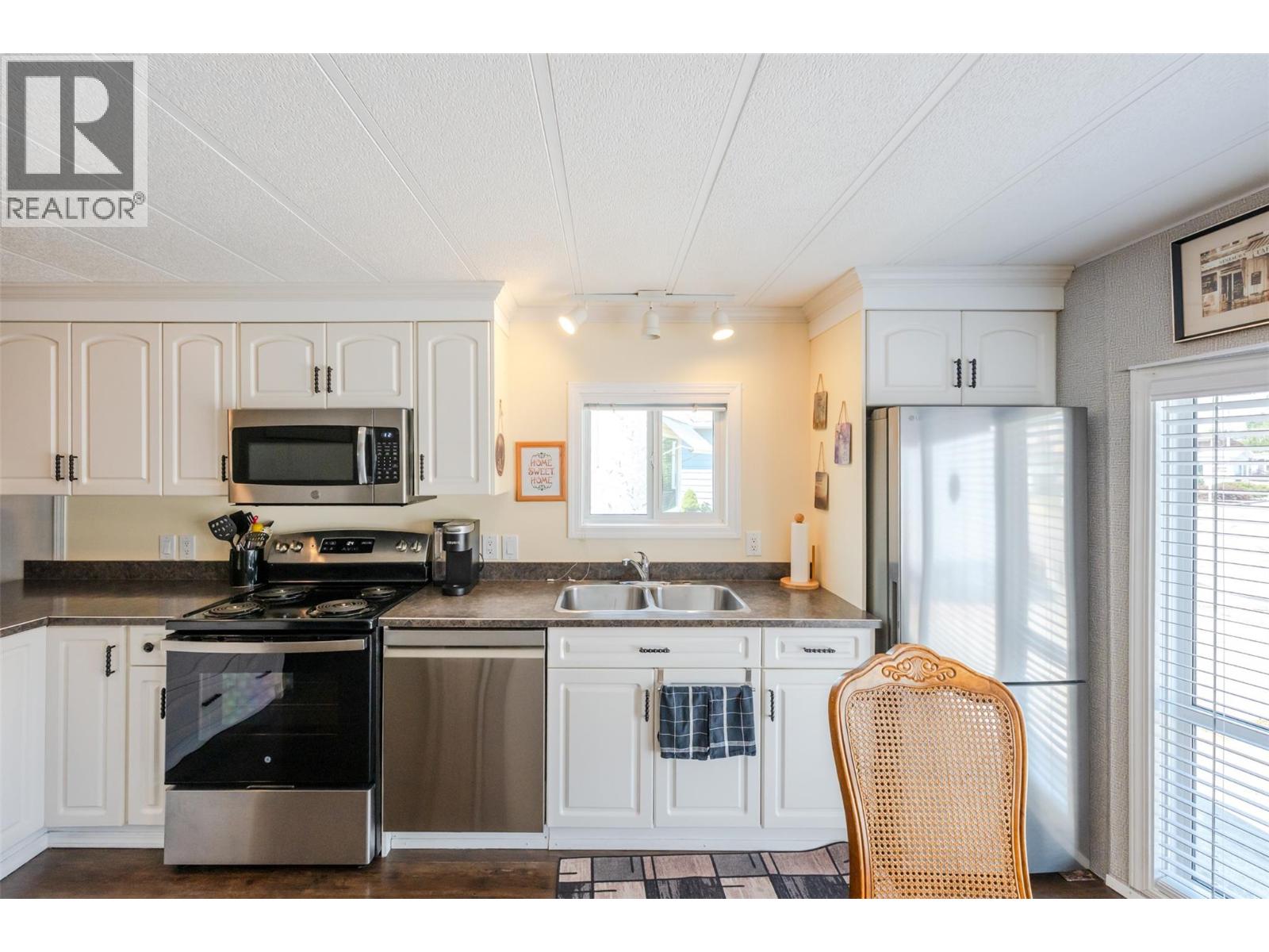 #61 999 Burnaby Avenue - 17