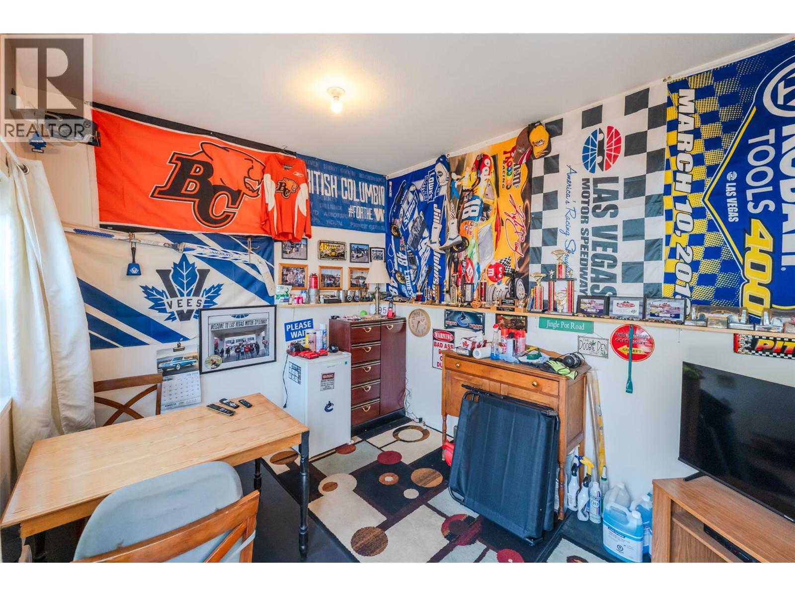 #61 999 Burnaby Avenue - 35