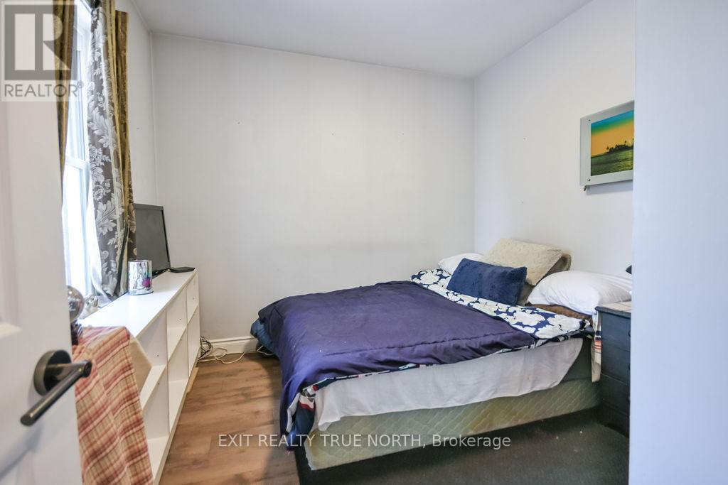 125 QUEEN STREET W - 13