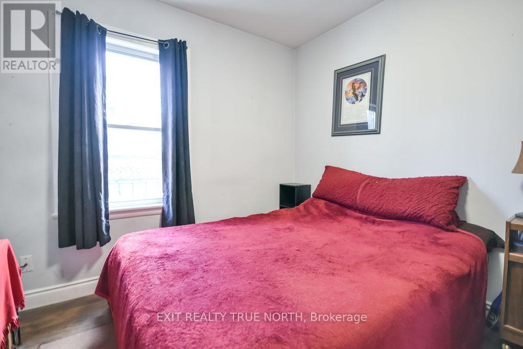 125 QUEEN STREET W - 14