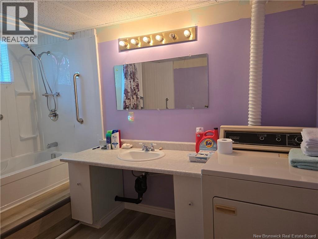 1063 Tower Hill - Image 33