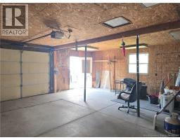 Living room - 1063 Tower Hill, Bathurst, NB E2A2H3 Photo 7