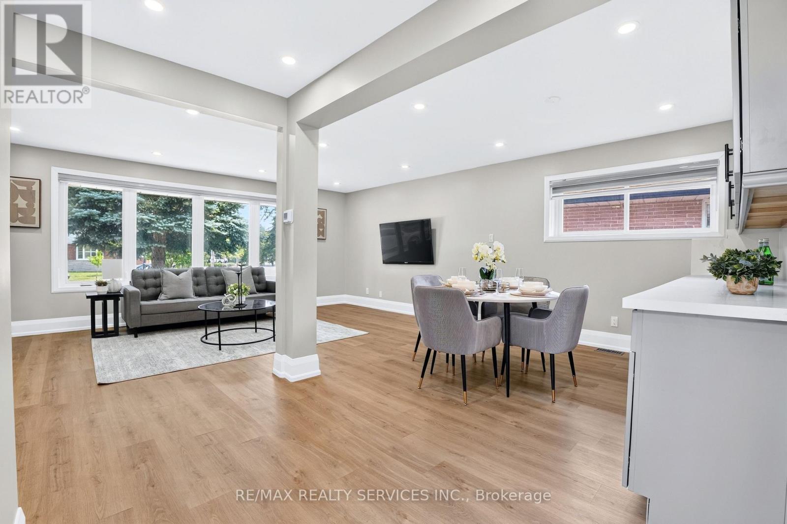 18 SPENCELY COURT - 14