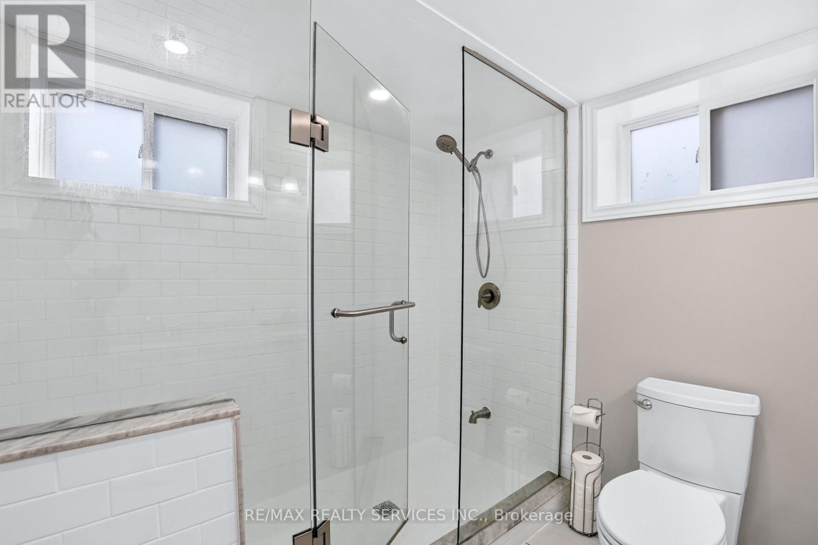 18 SPENCELY COURT - 42