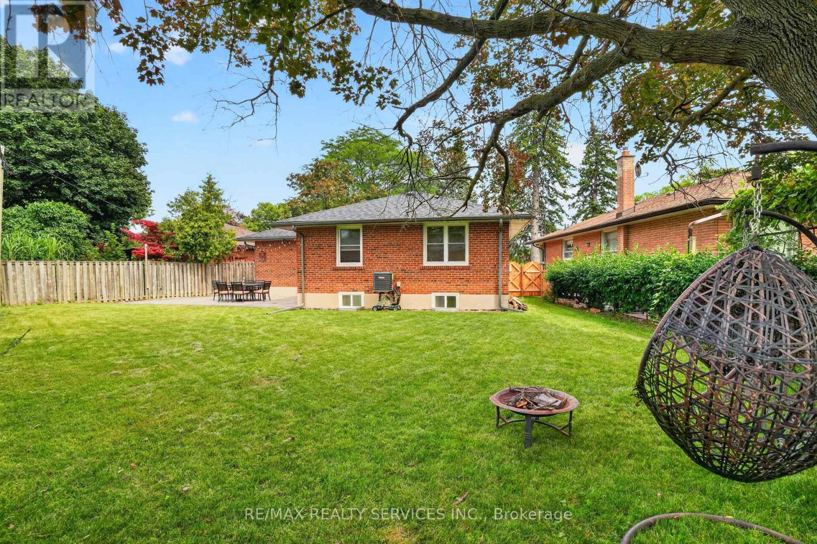 18 SPENCELY COURT - 49