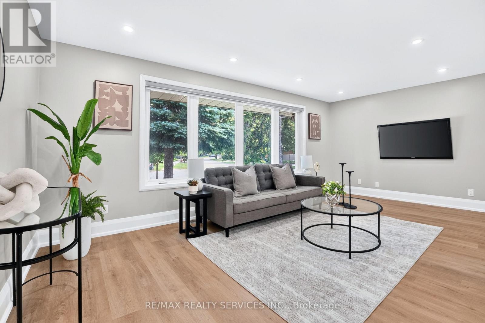 18 SPENCELY COURT - 7