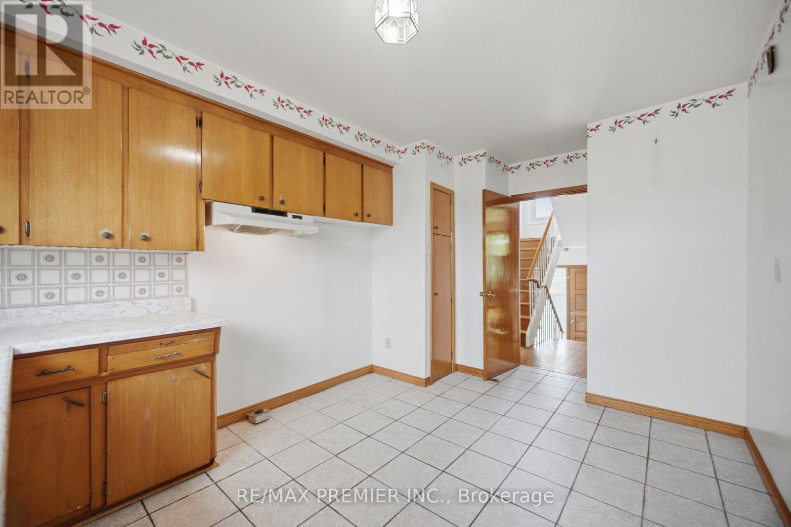 148 GILTSPUR DRIVE - 13