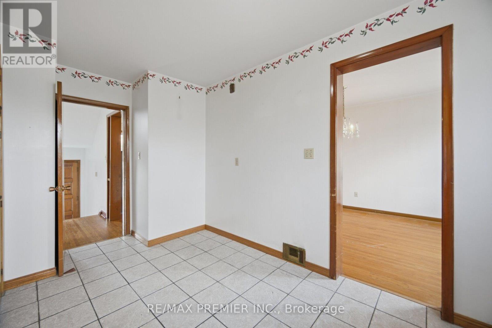 148 GILTSPUR DRIVE - 16