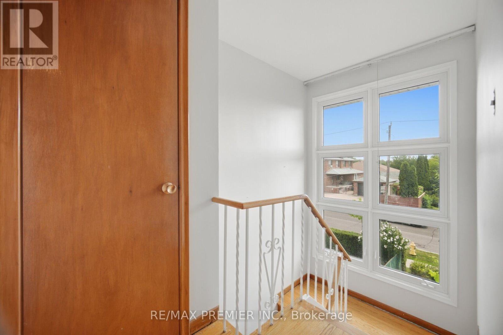 148 GILTSPUR DRIVE - 19