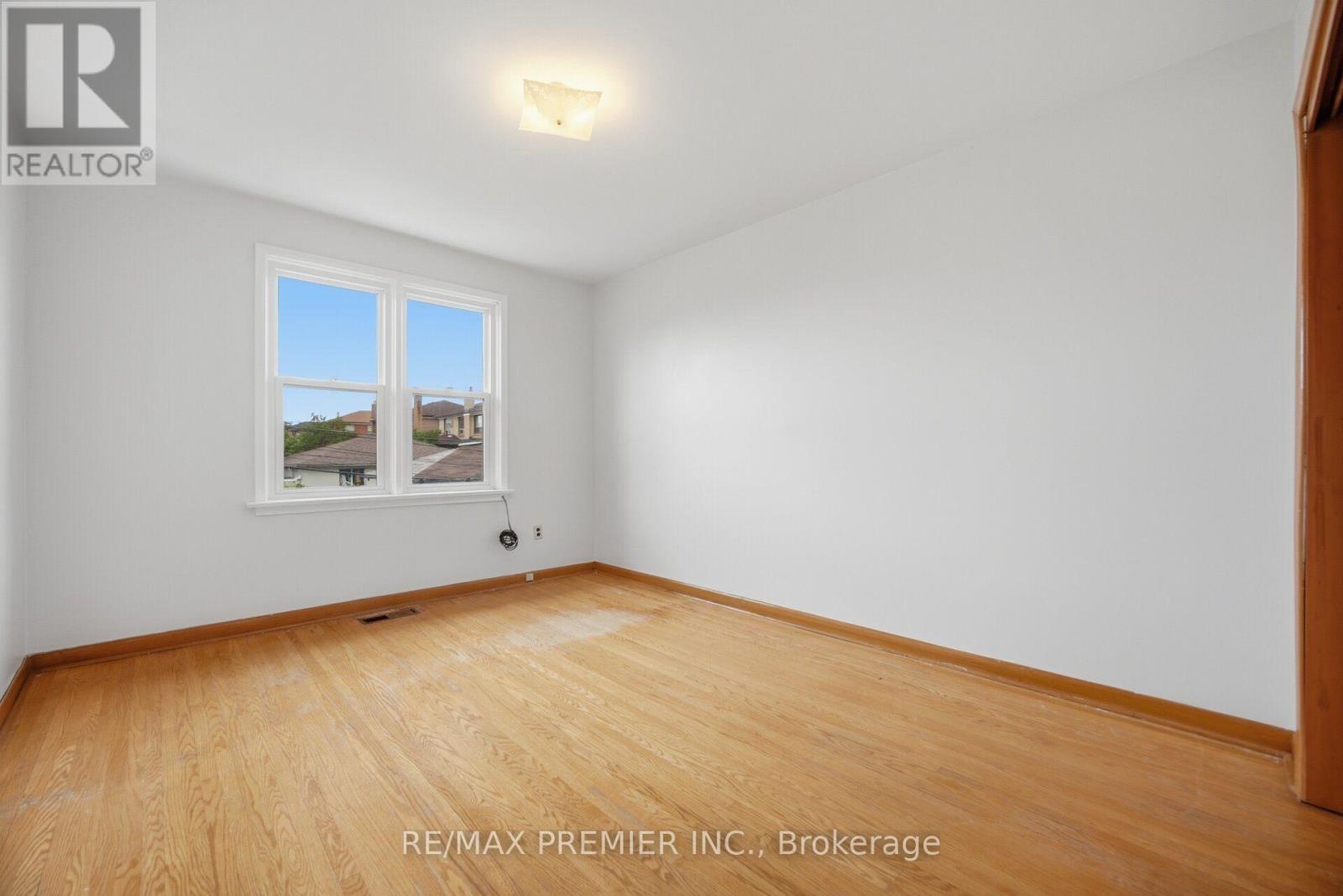148 GILTSPUR DRIVE - 21