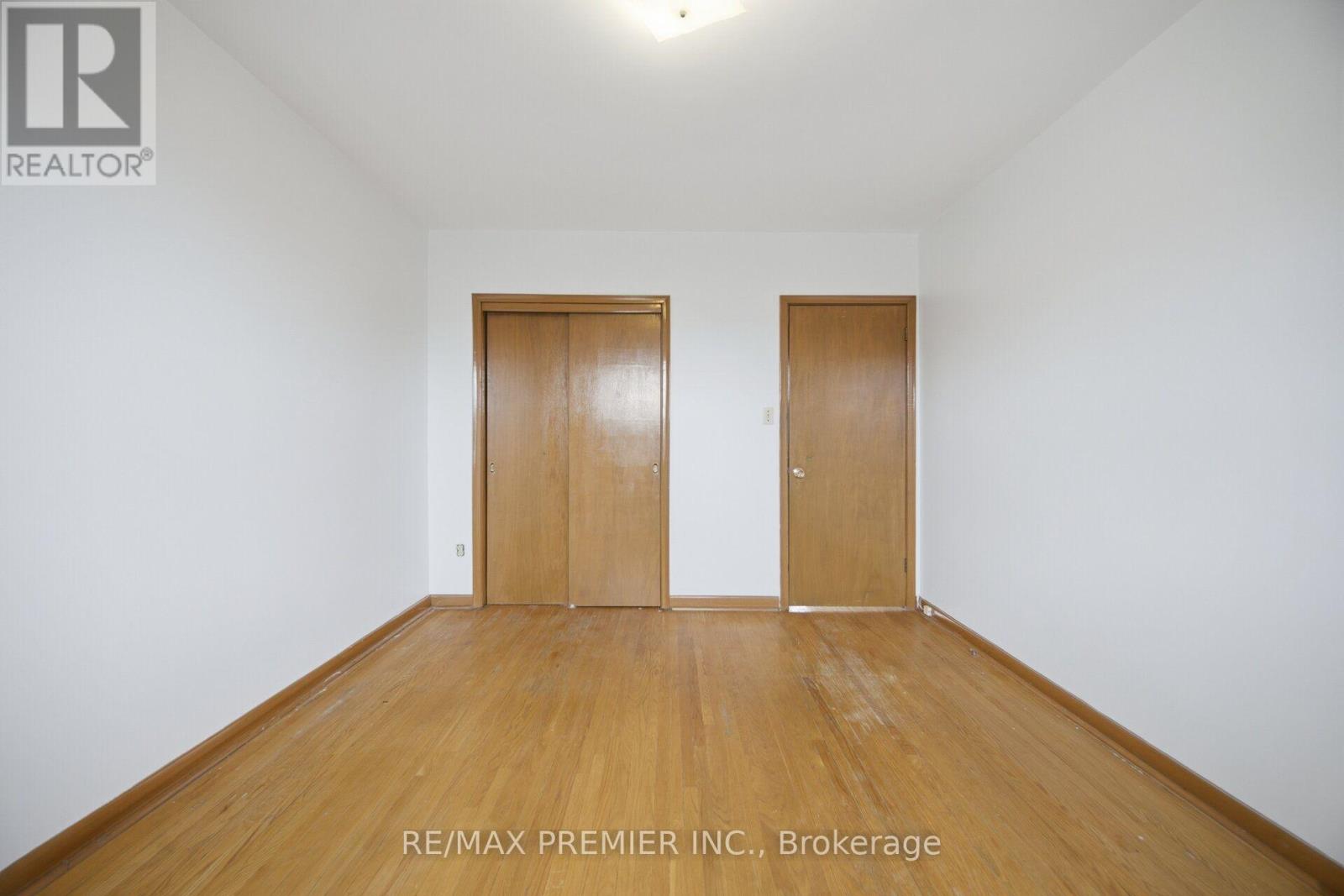148 GILTSPUR DRIVE - 22