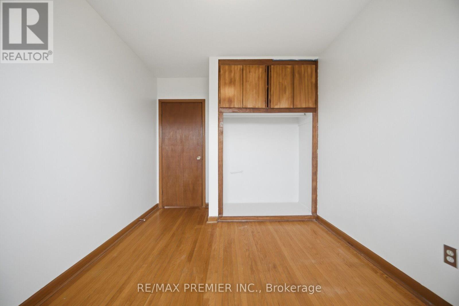 148 GILTSPUR DRIVE - 24
