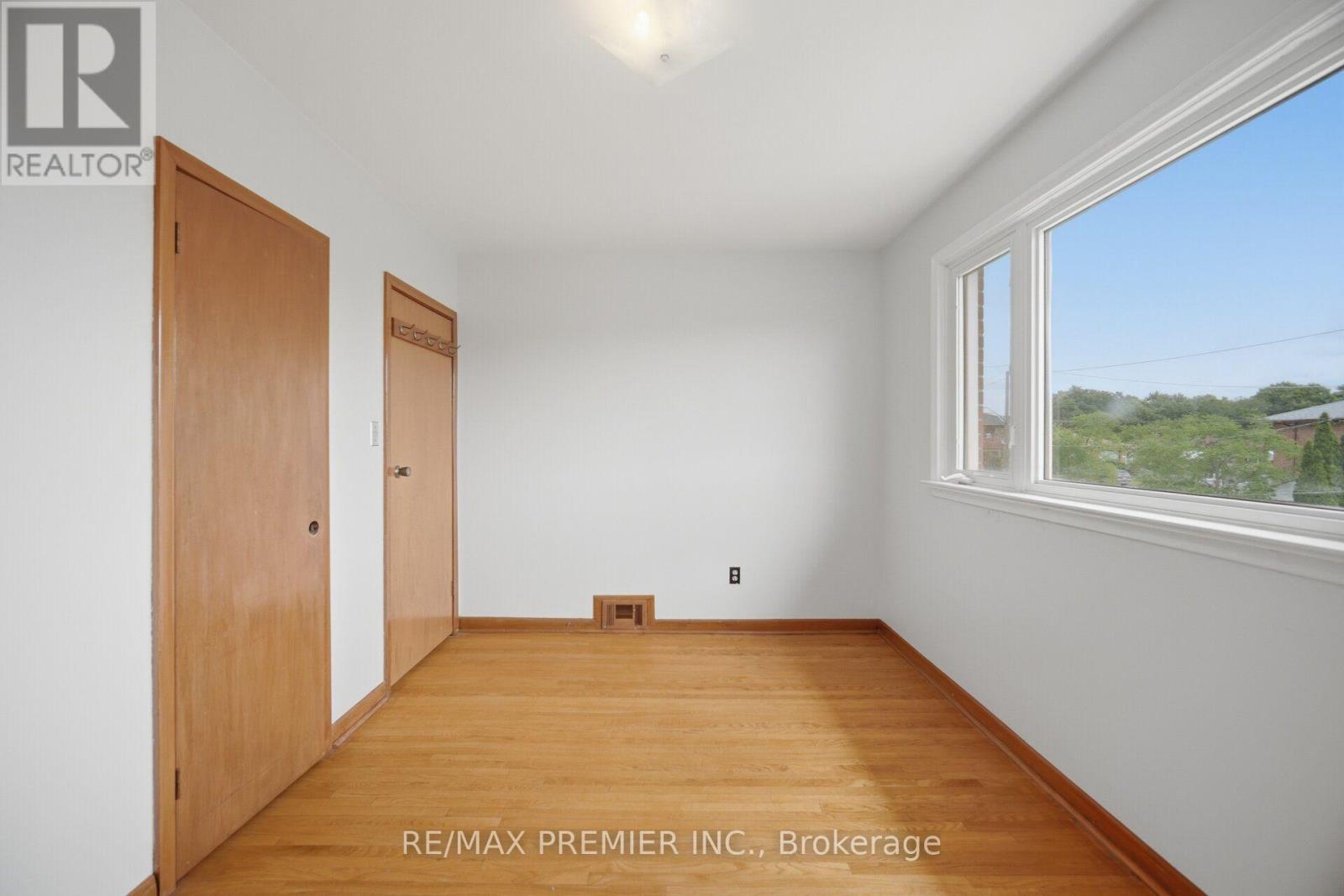 148 GILTSPUR DRIVE - 26