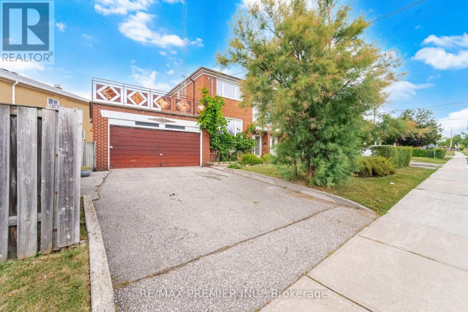 148 GILTSPUR DRIVE - 4