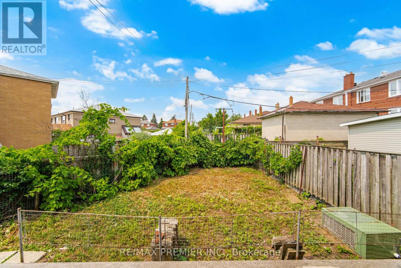 148 GILTSPUR DRIVE - 40