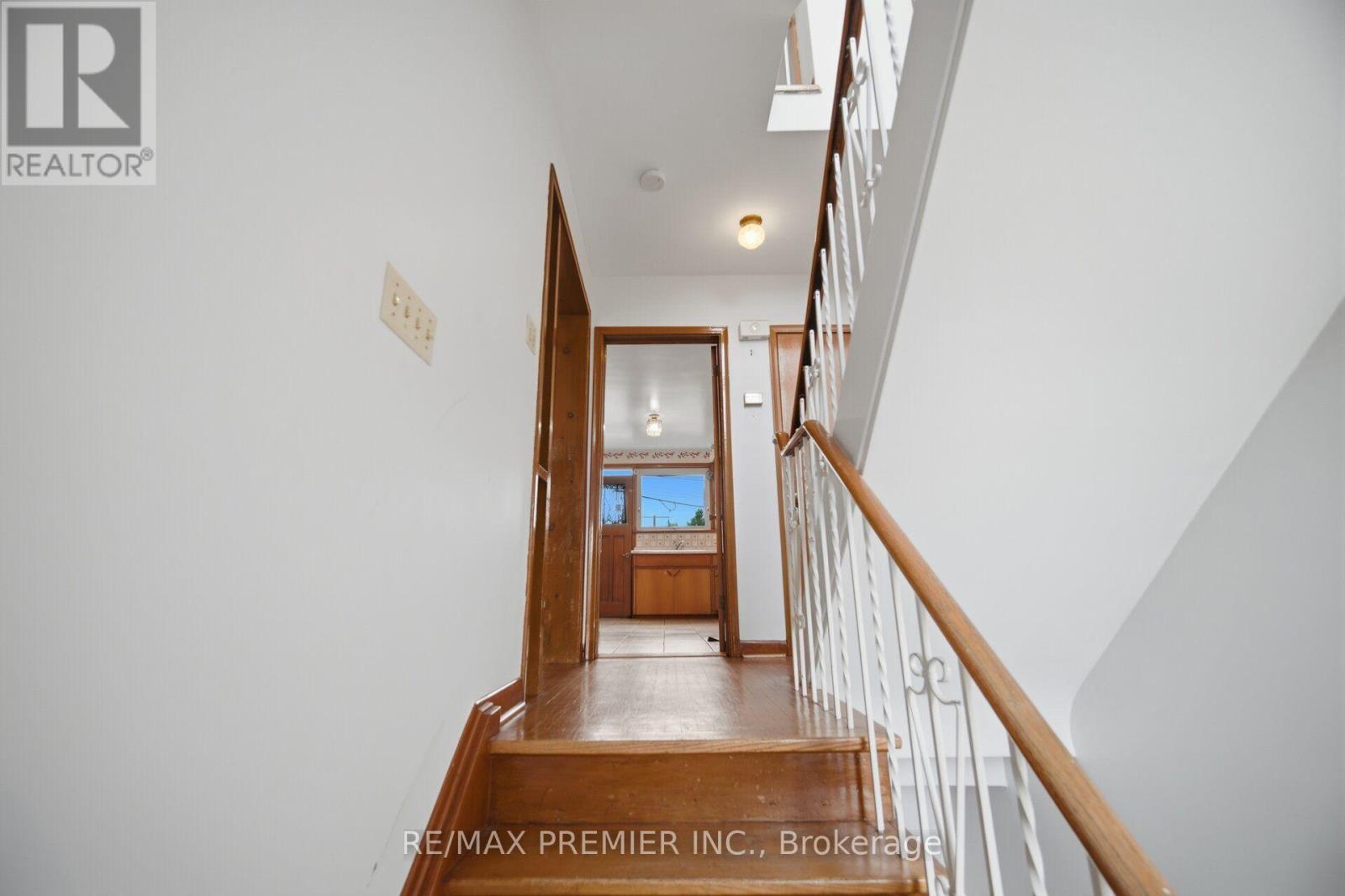 148 GILTSPUR DRIVE - 7