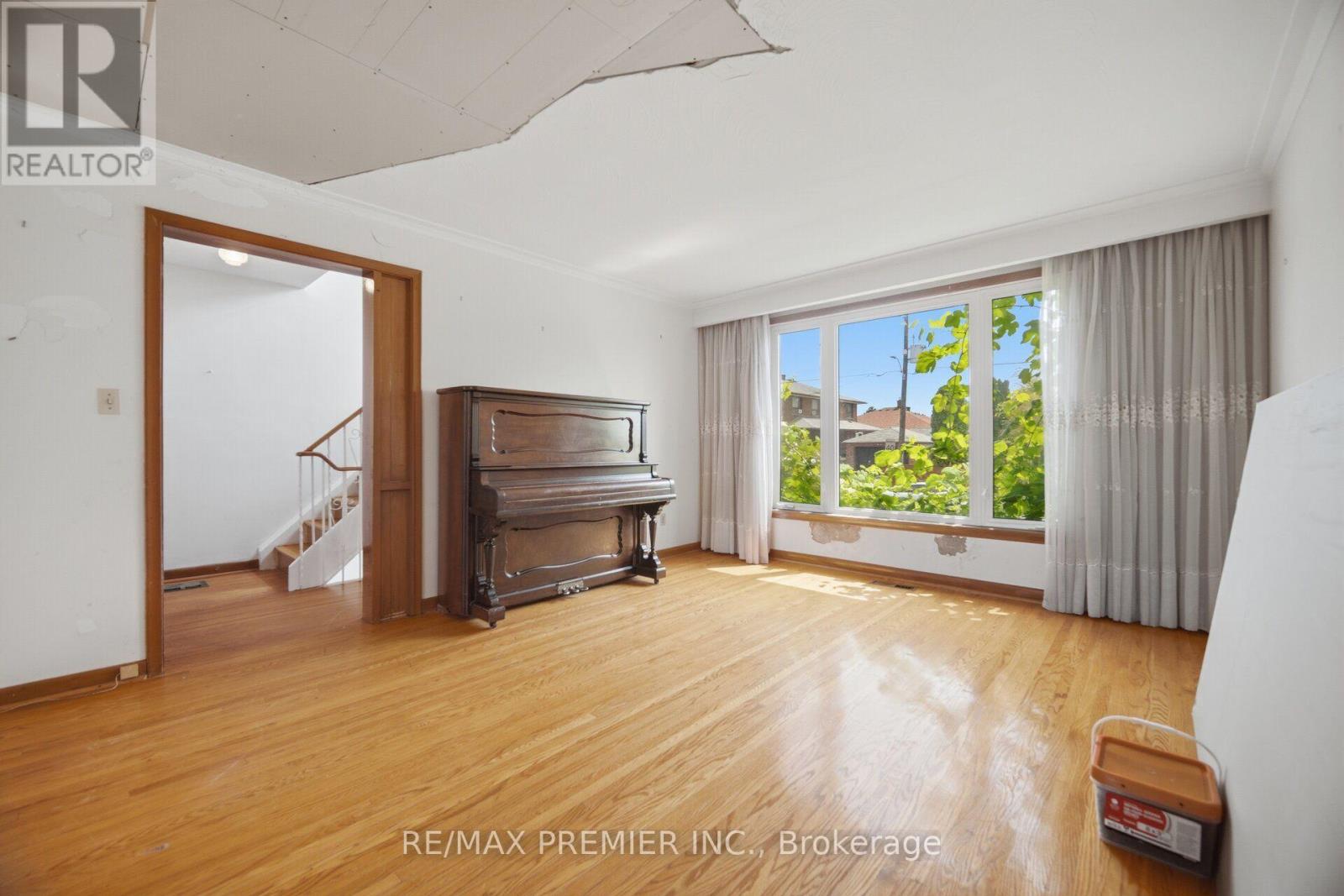 148 GILTSPUR DRIVE - 8