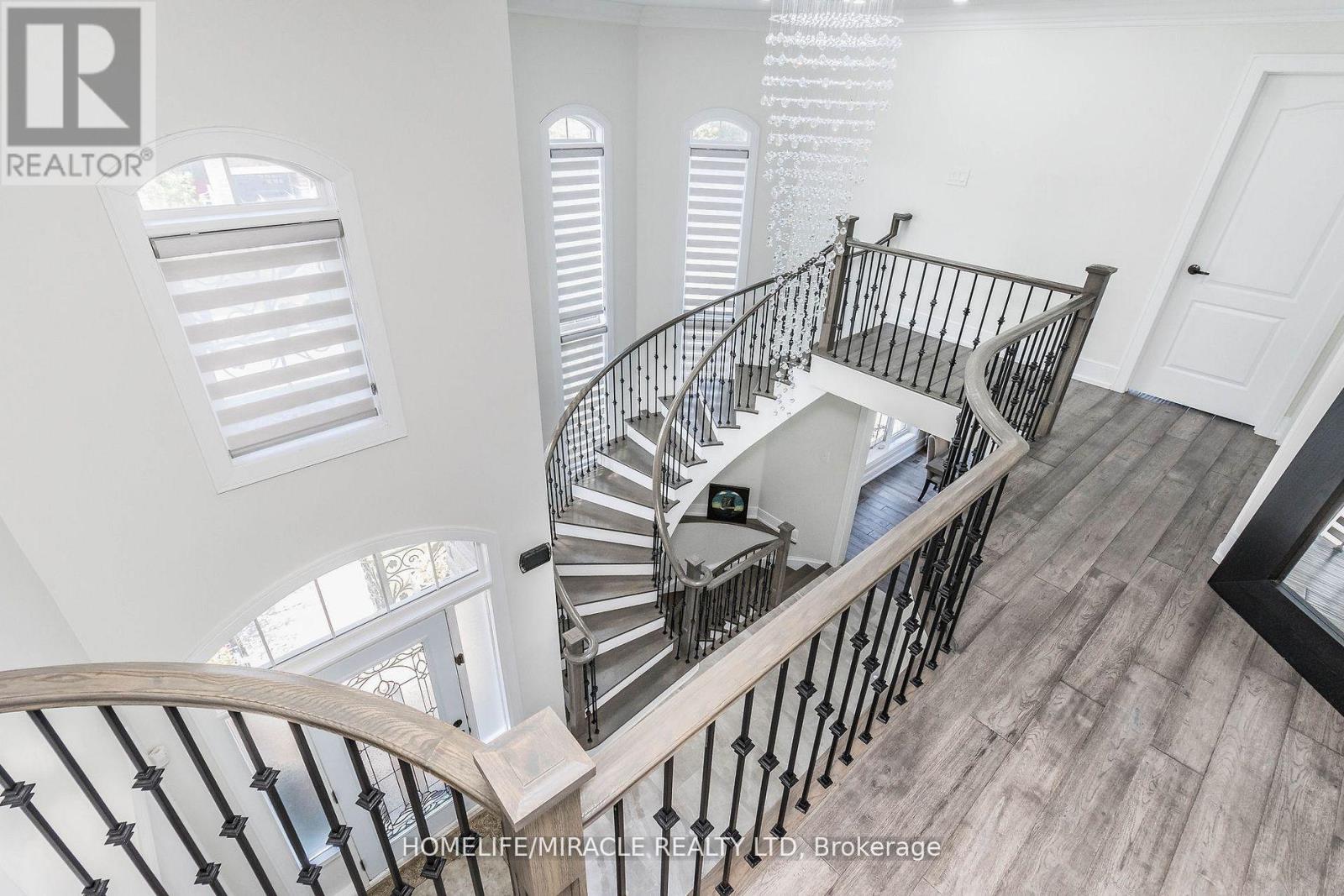 19 VALLEYSIDE TRAIL - 21