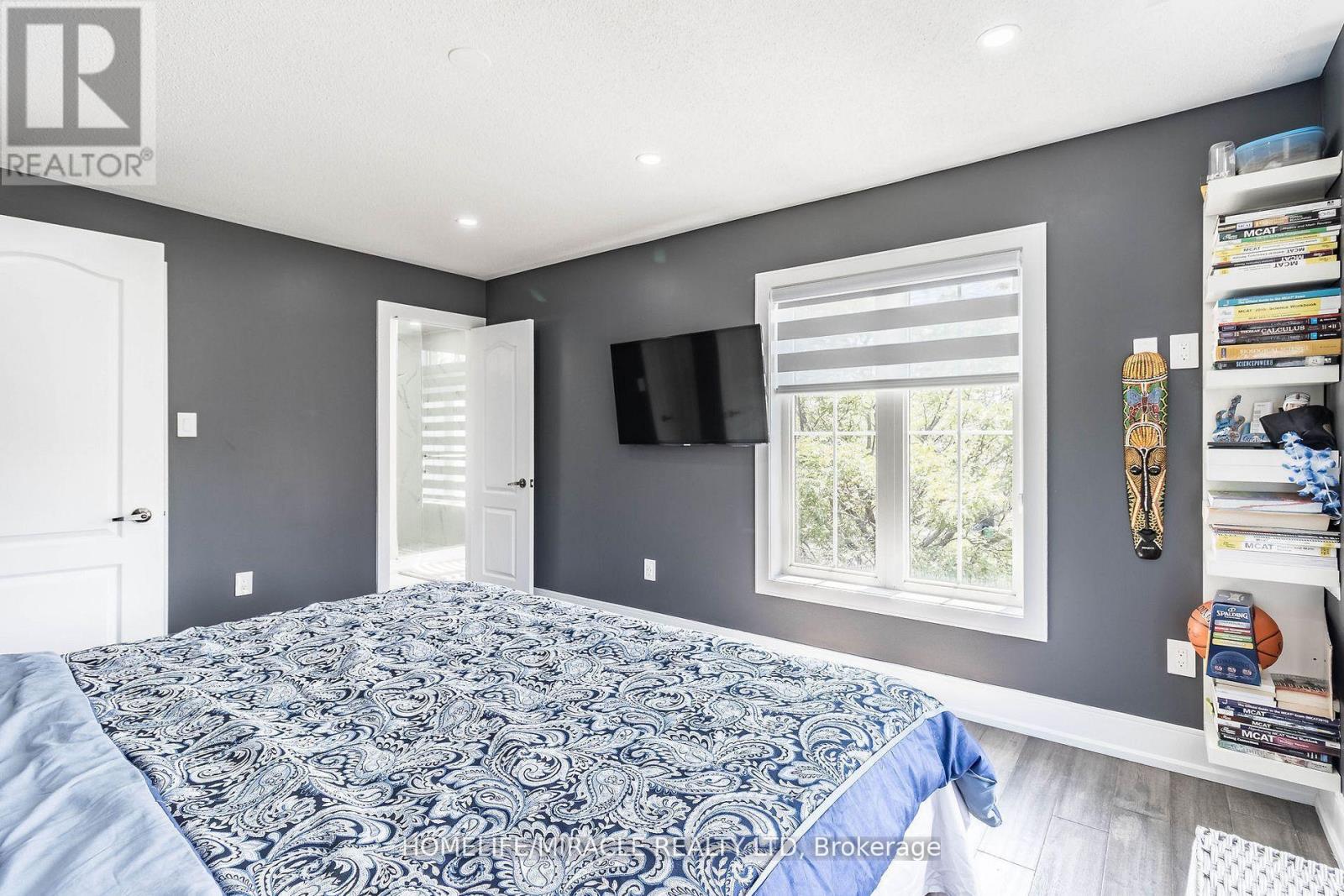 19 VALLEYSIDE TRAIL - Image 30