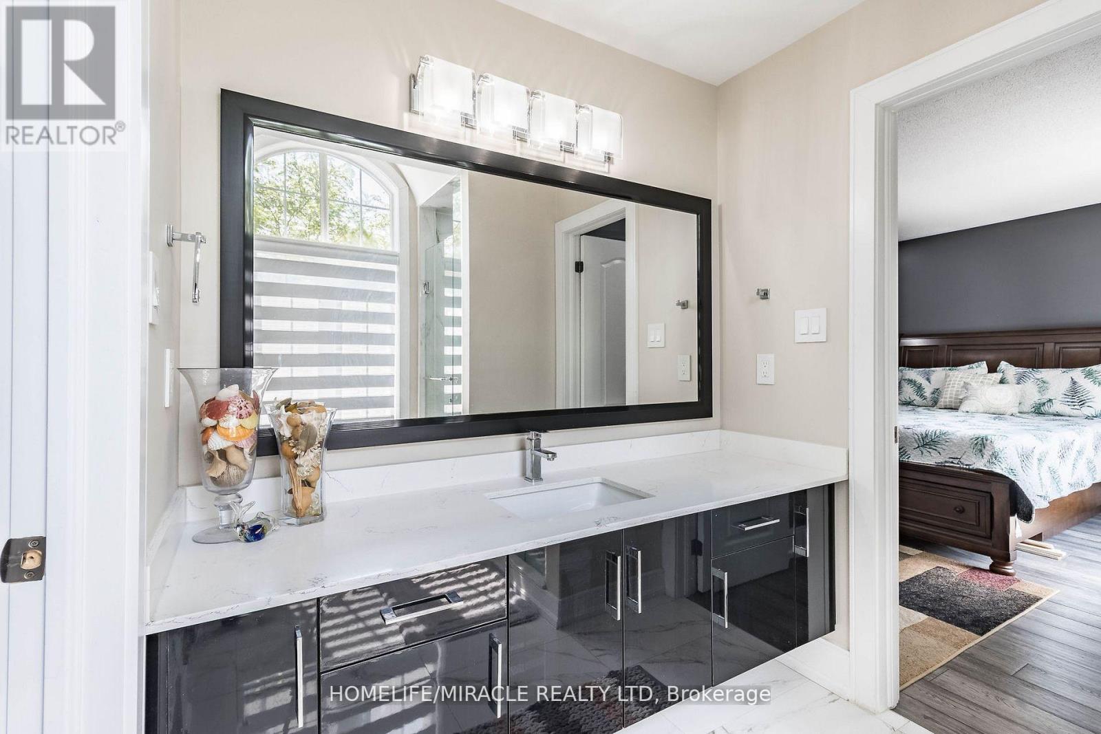 19 VALLEYSIDE TRAIL - 31