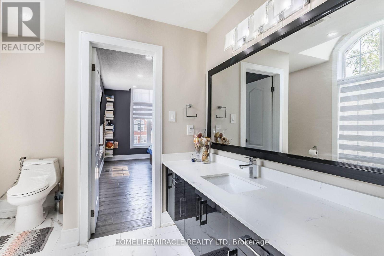 19 VALLEYSIDE TRAIL - 32