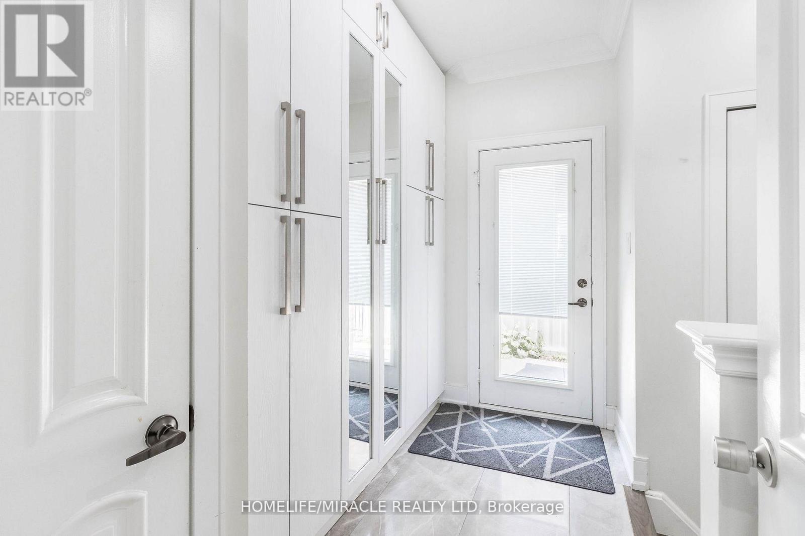 19 VALLEYSIDE TRAIL - 34