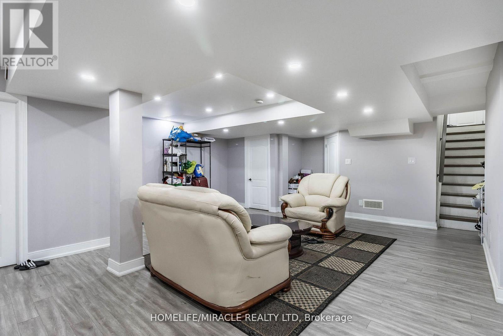 19 VALLEYSIDE TRAIL - 36