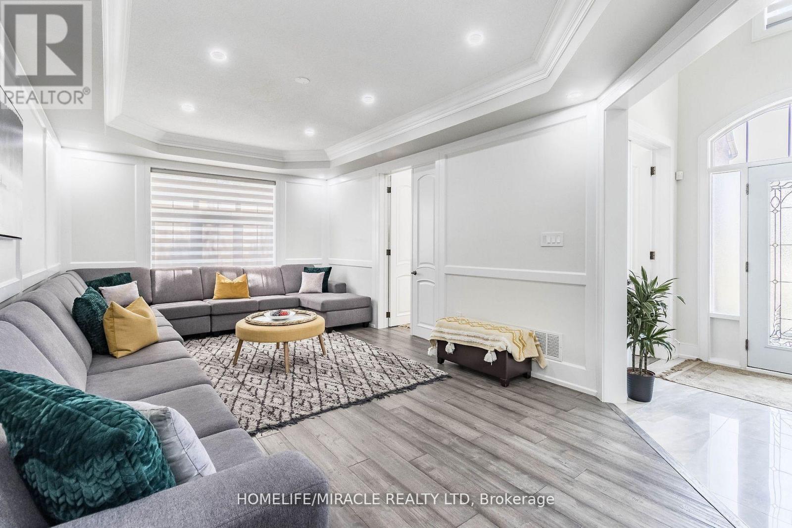 19 VALLEYSIDE TRAIL - 8