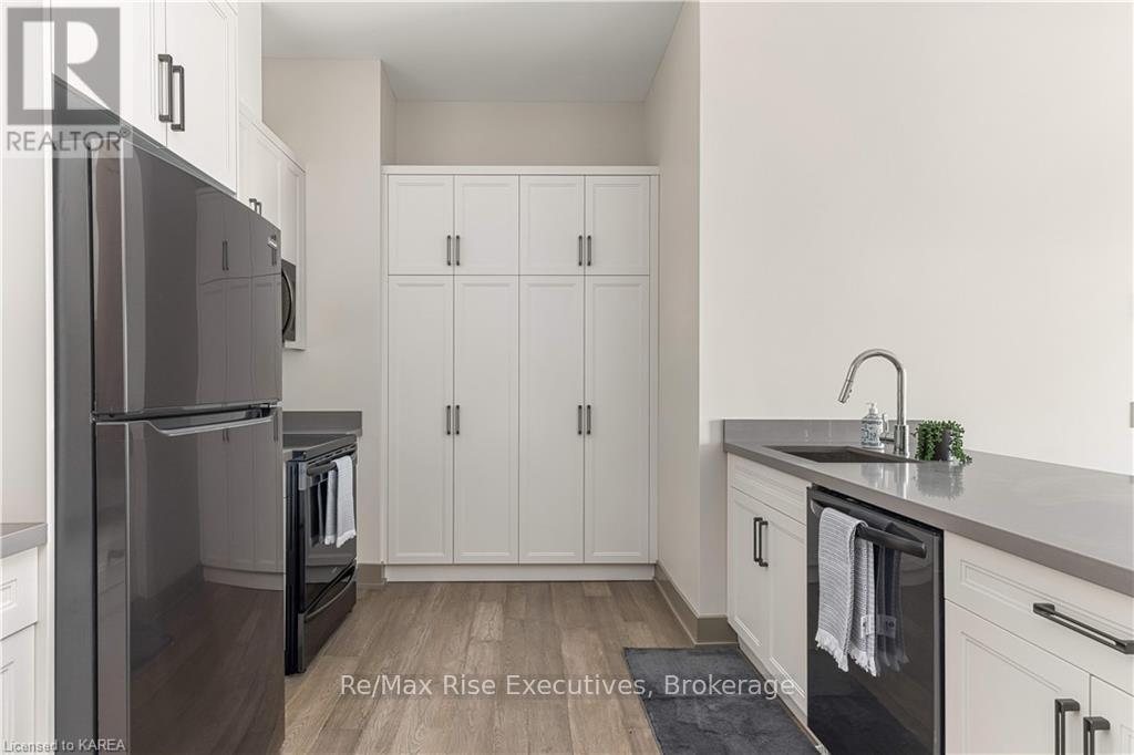 #110 820 GARDINERS ROAD - 6