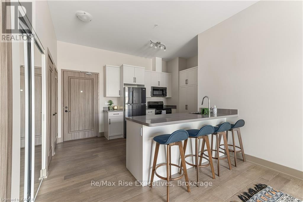 #207 820 GARDINERS ROAD - 10