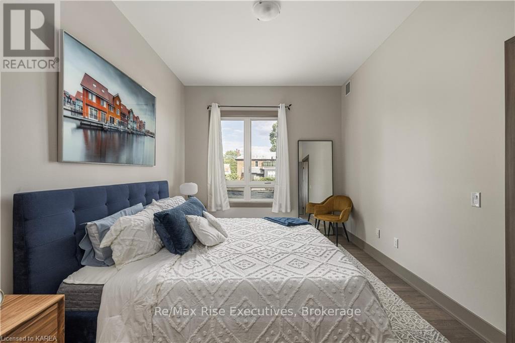 #207 820 GARDINERS ROAD - 28