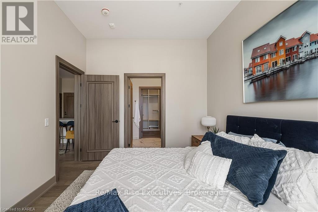 #207 820 GARDINERS ROAD - 29