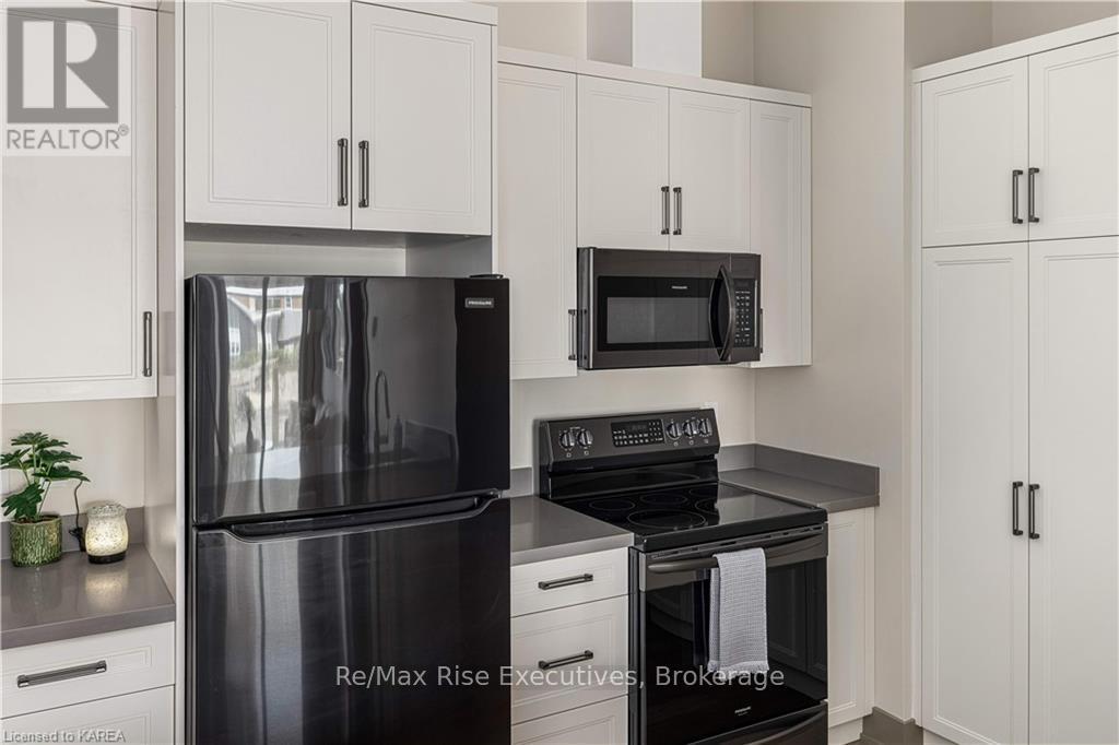 #207 820 GARDINERS ROAD - 8