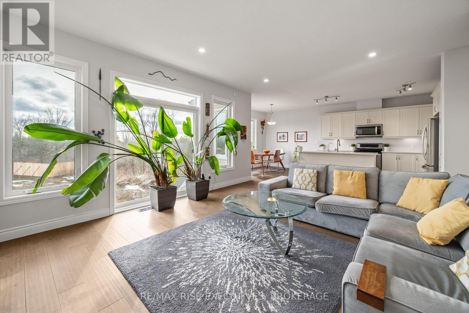 483 BETH CRESCENT - 18