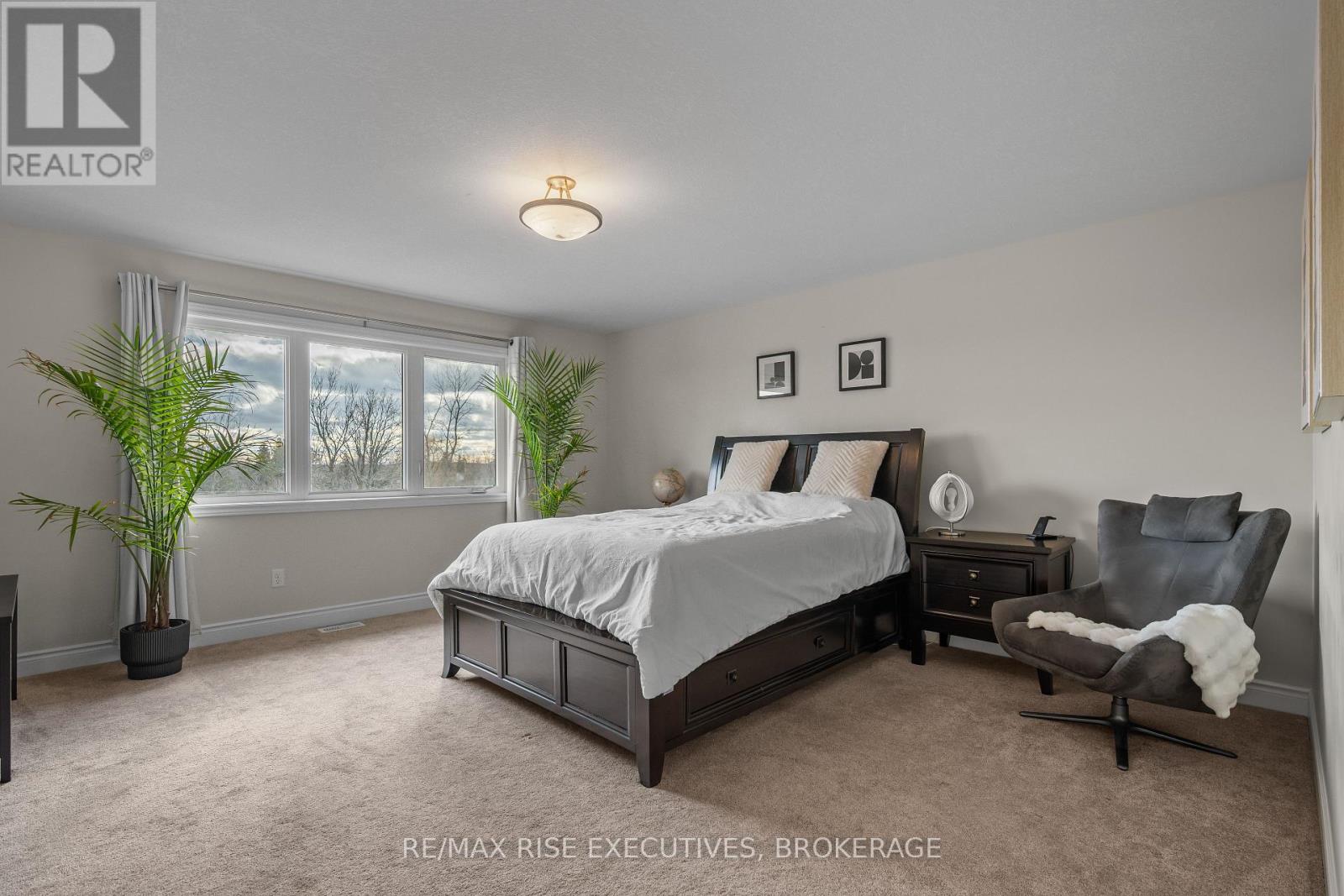 483 BETH CRESCENT - 27