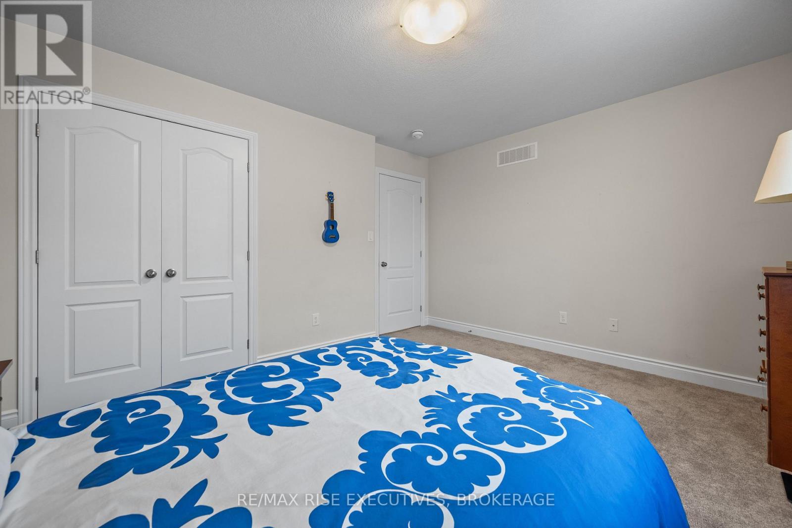483 BETH CRESCENT - 35