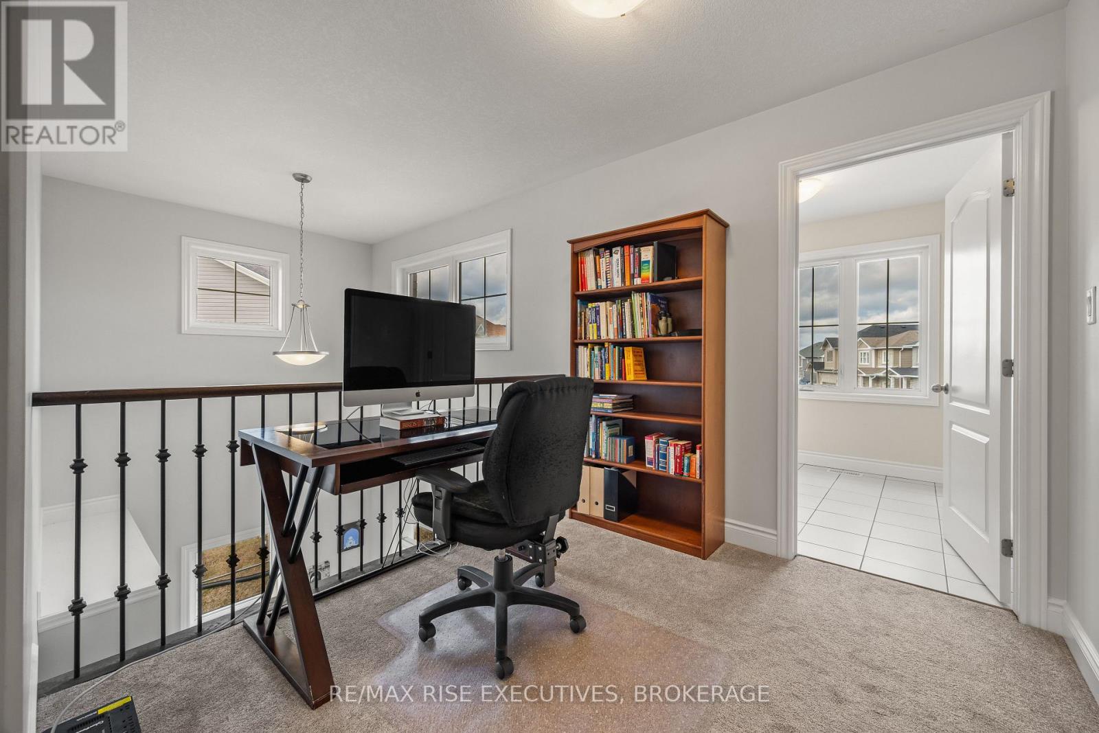 483 BETH CRESCENT - 38