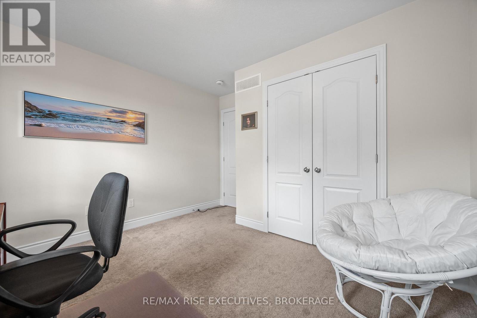483 BETH CRESCENT - 40
