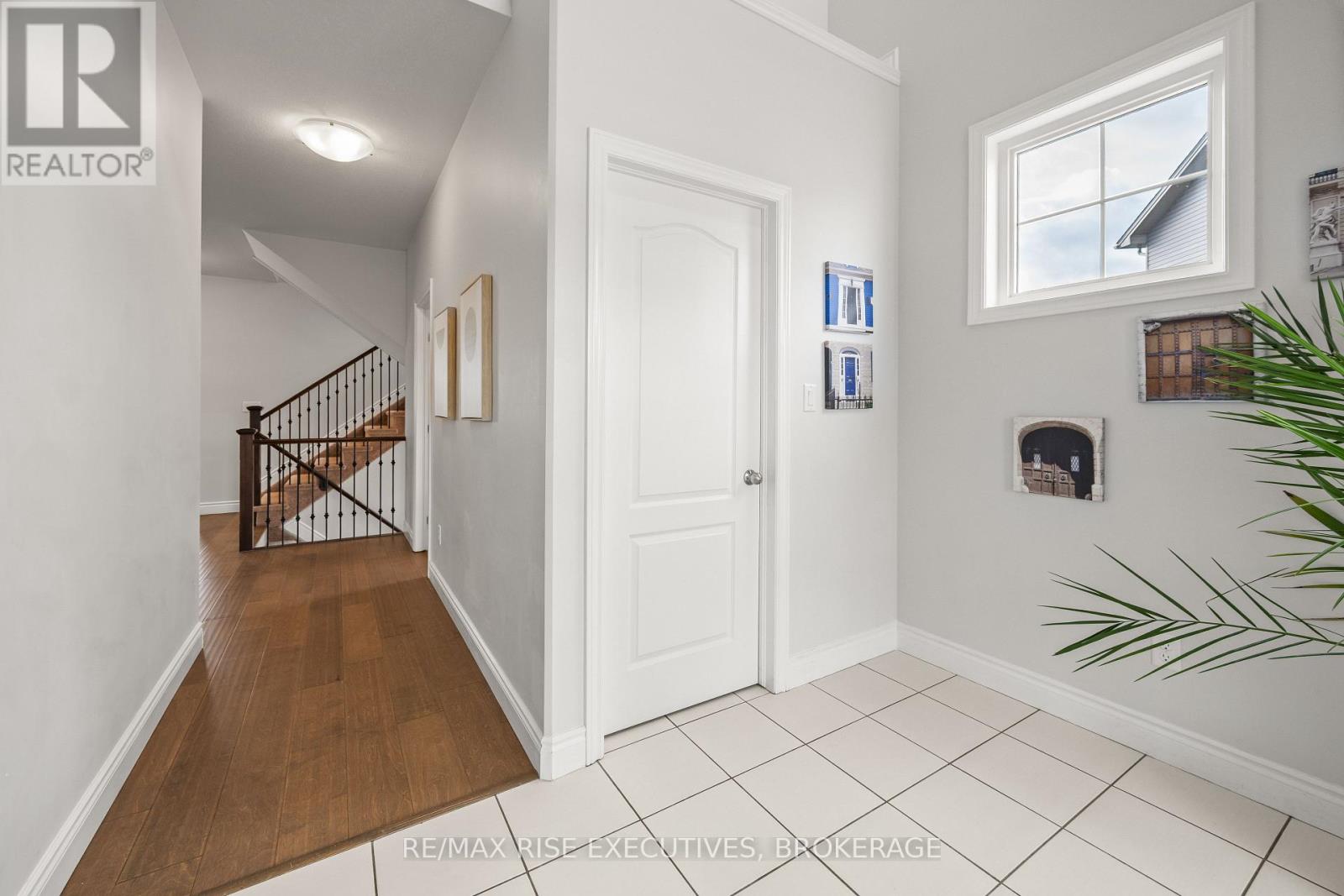 483 BETH CRESCENT - 8