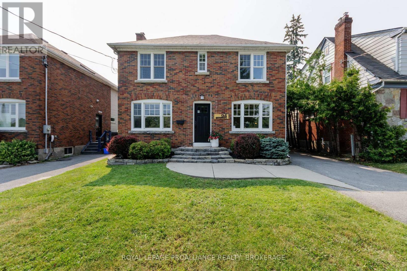 94 MACDONNELL STREET N - 1