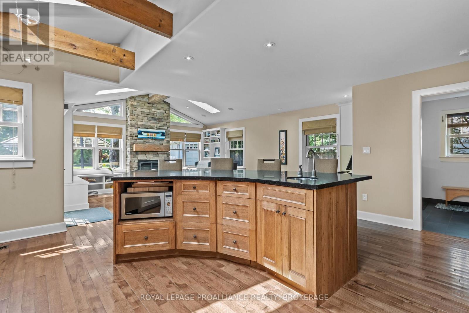 94 MACDONNELL STREET N - Image 14