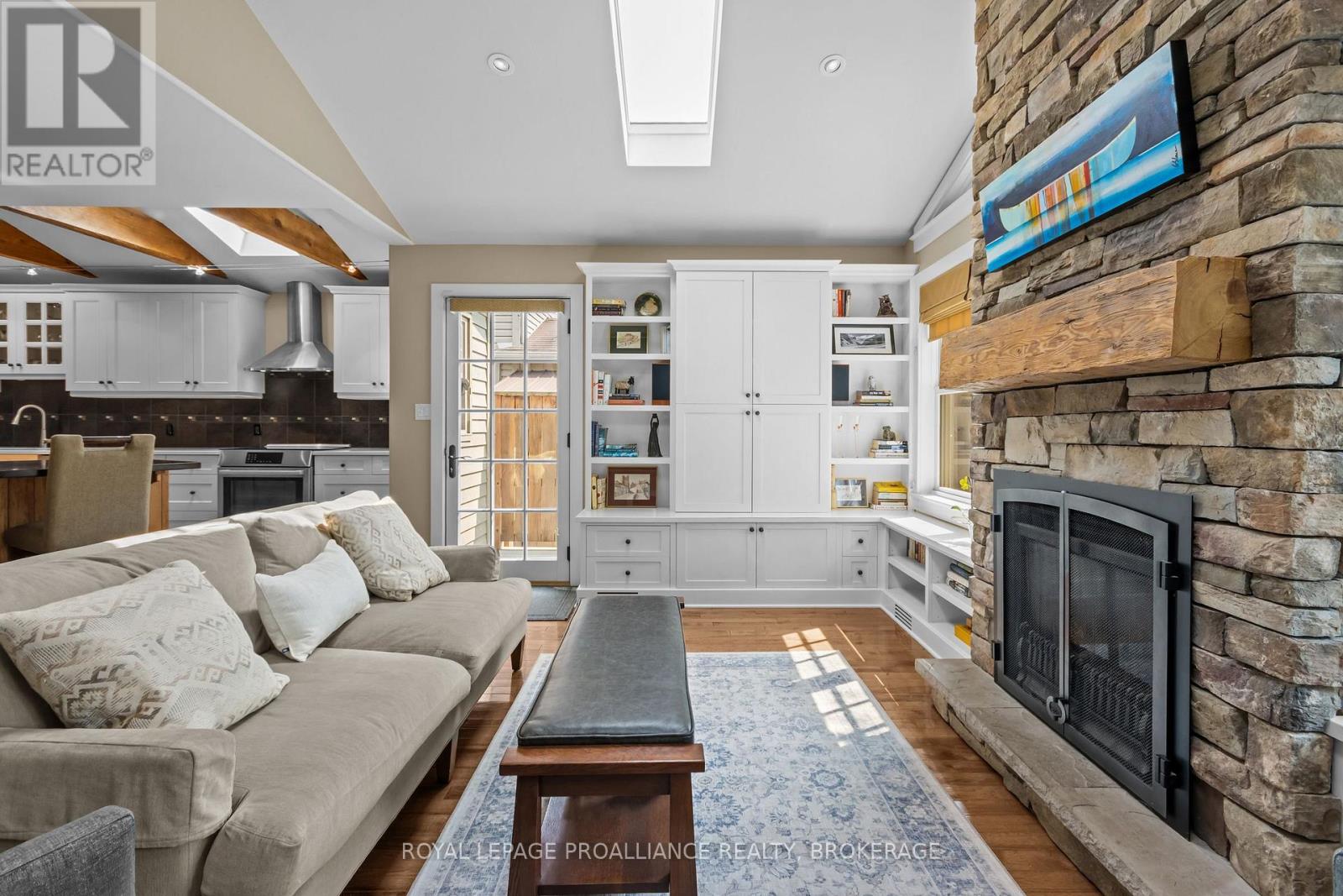 94 MACDONNELL STREET N - Image 22