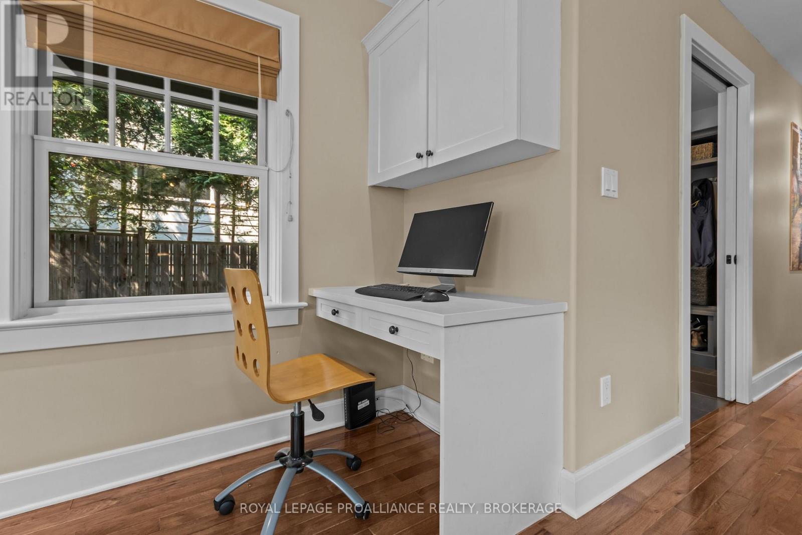 94 MACDONNELL STREET N - Image 24
