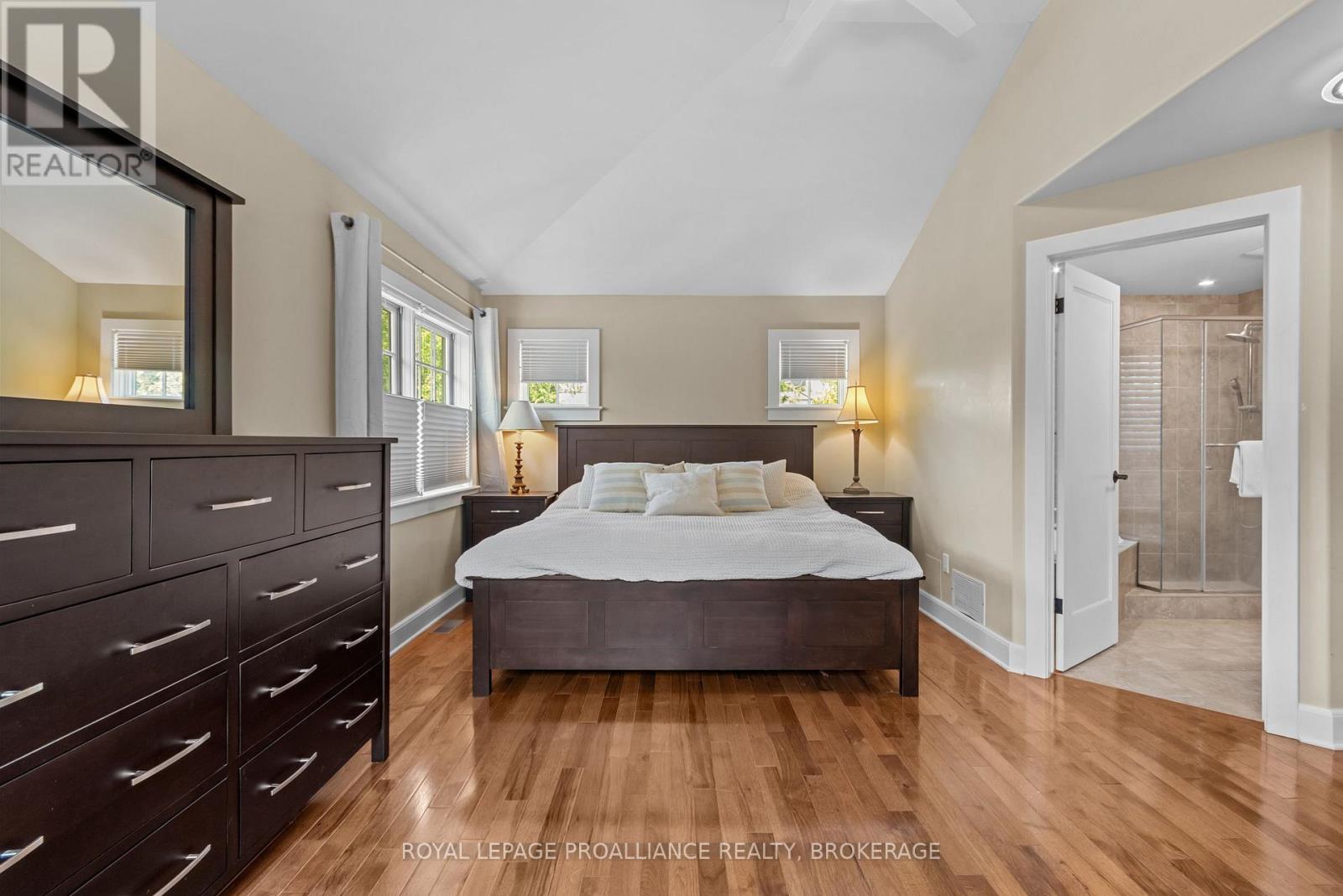 94 MACDONNELL STREET N - 29