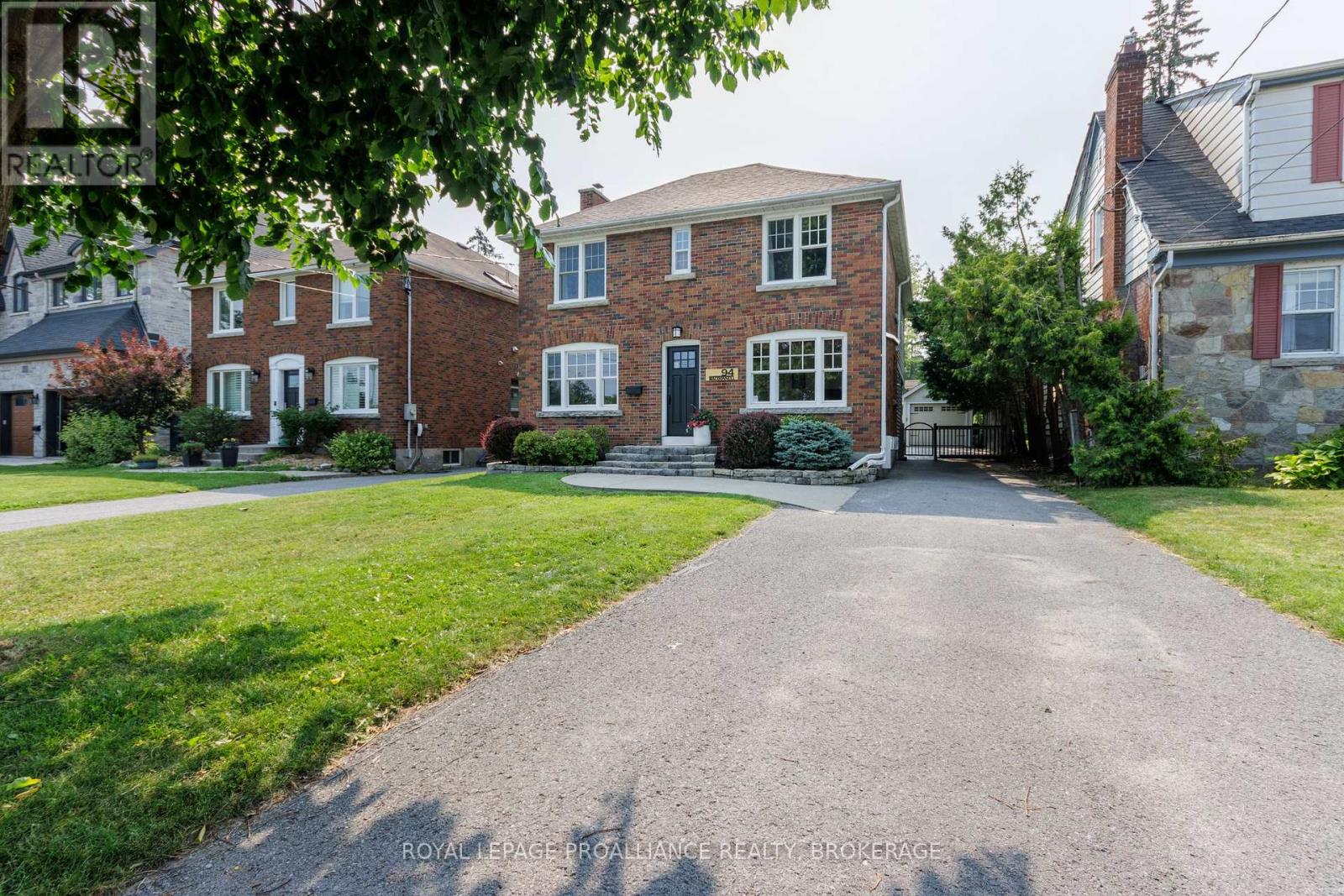94 MACDONNELL STREET N - 3