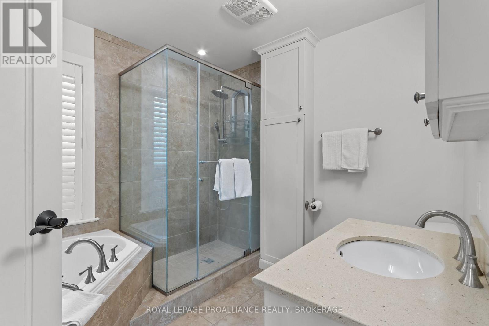 94 MACDONNELL STREET N - 31